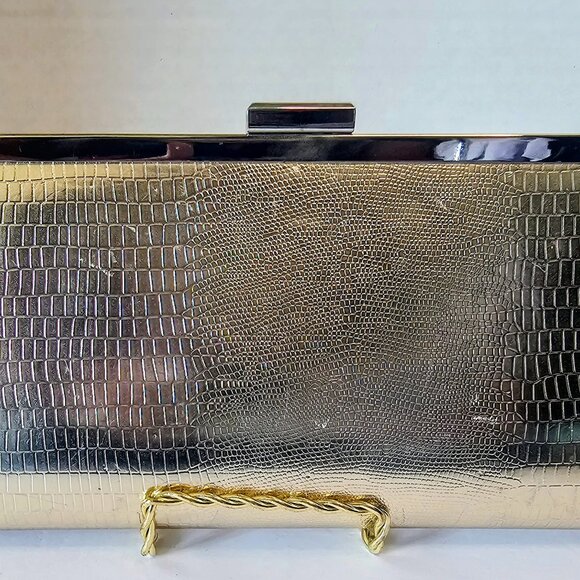 Style & Co. Carolyn Clutch Champagne Gold Genuine Leather - Picture 1 of 5